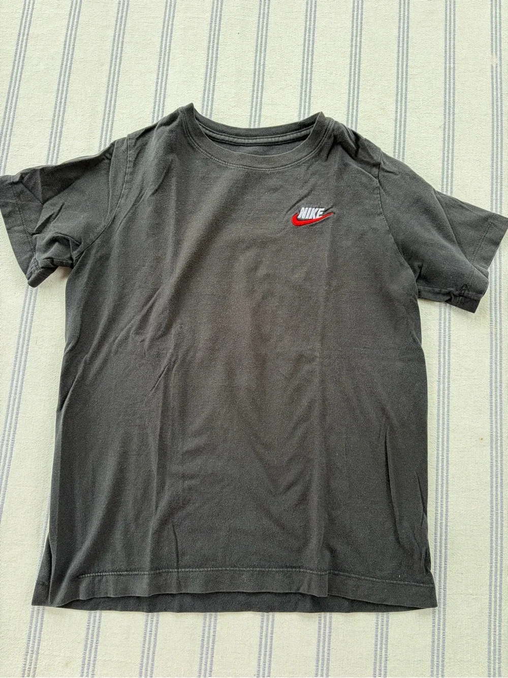13 pc lot of med NIKE boys